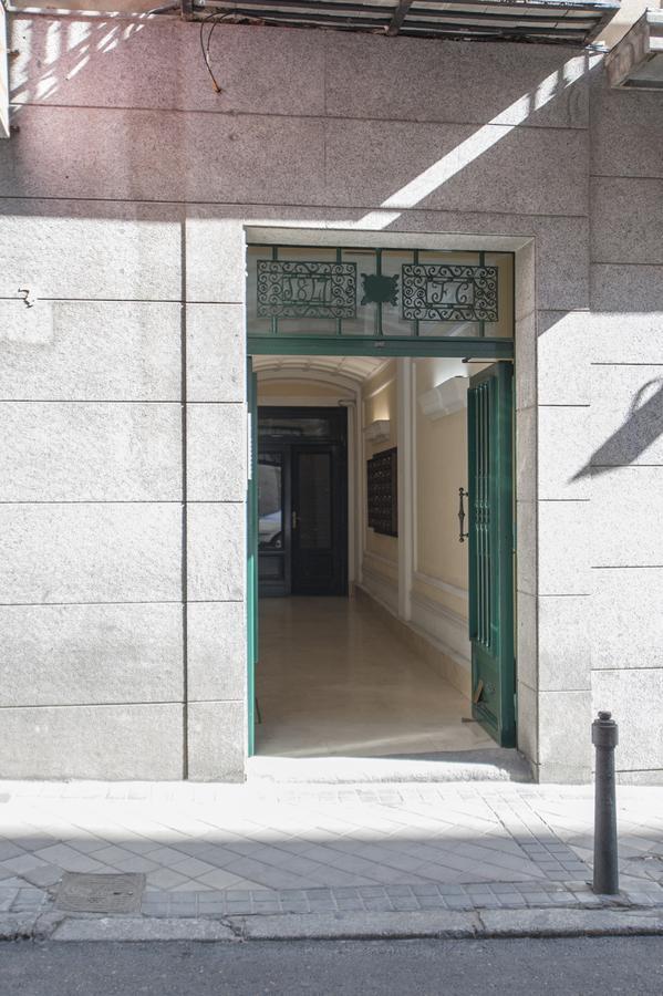 Ferienwohnung Plaza De Cibeles Madrid Exterior foto